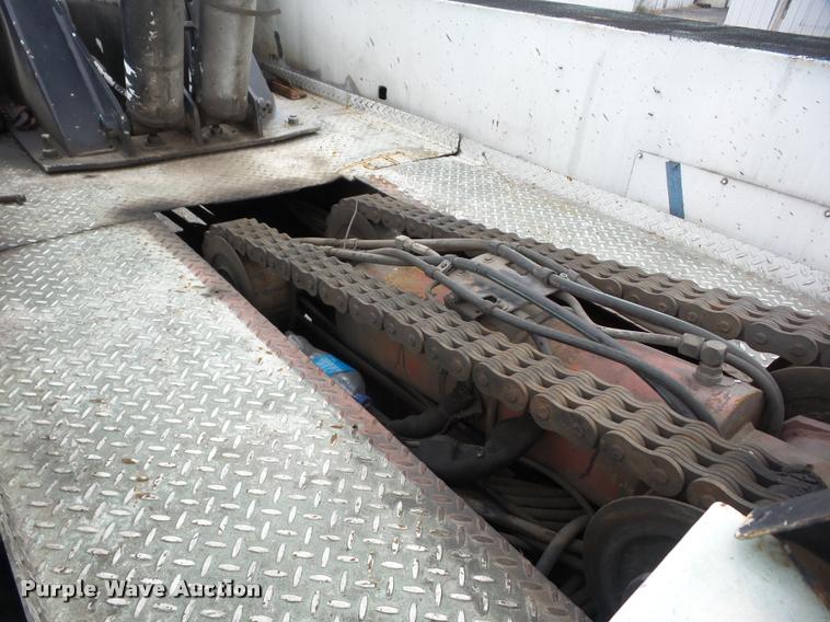 image for item J8662 1992 Peterbilt 379 wrecker truck