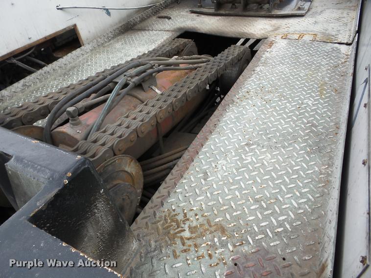 image for item J8662 1992 Peterbilt 379 wrecker truck