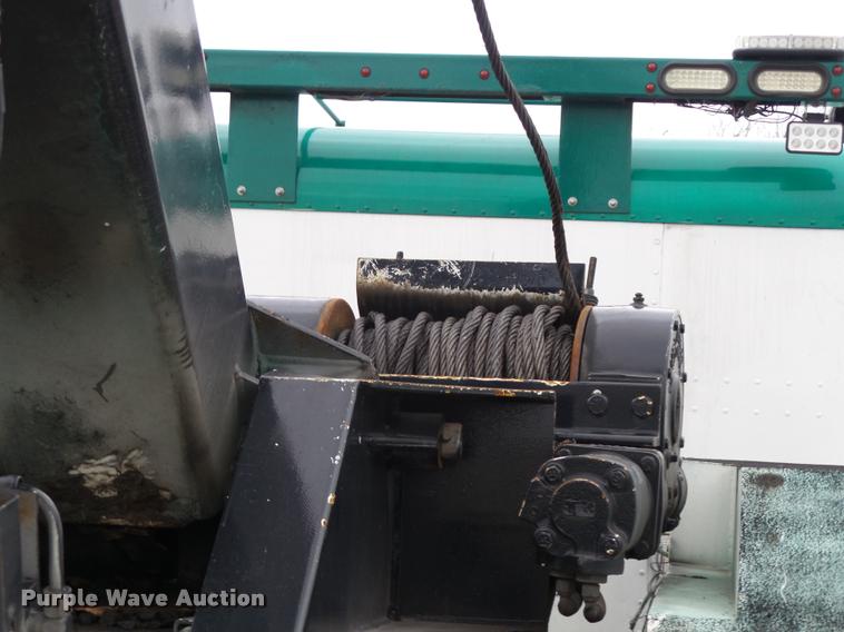 image for item J8662 1992 Peterbilt 379 wrecker truck