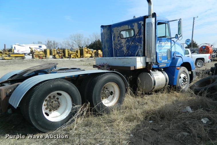 image for item K2694 1996 Freightliner FLD112 semi truck