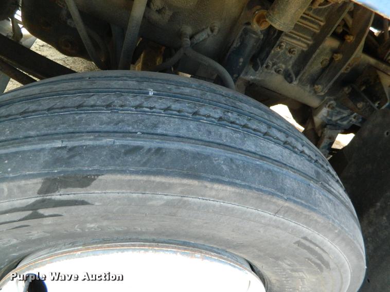 image for item K2694 1996 Freightliner FLD112 semi truck