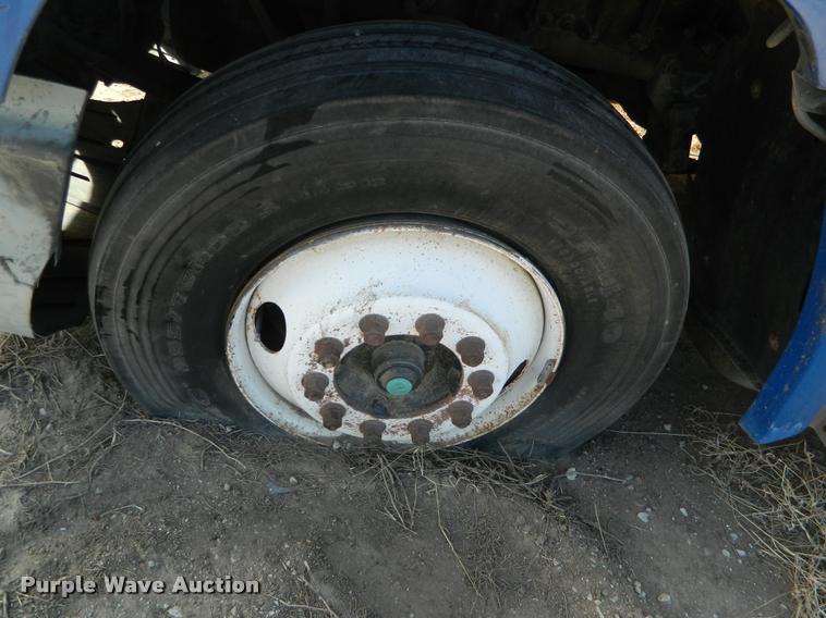 image for item K2694 1996 Freightliner FLD112 semi truck