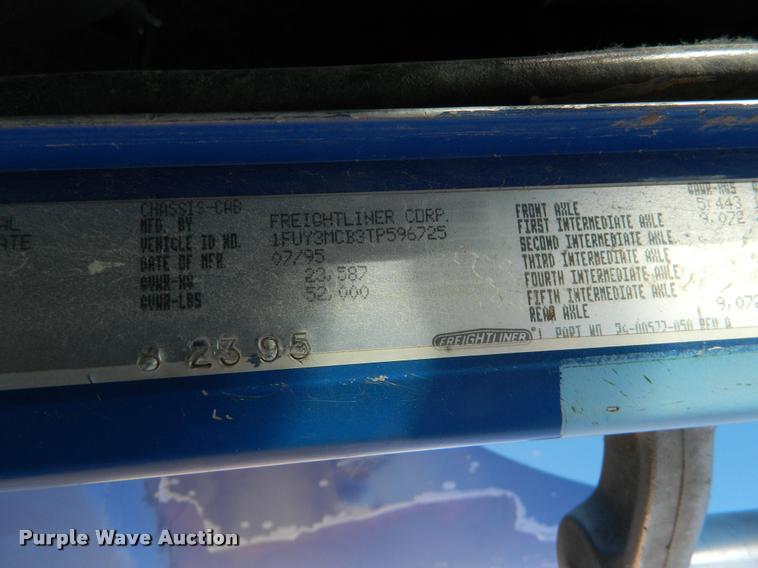 image for item K2694 1996 Freightliner FLD112 semi truck