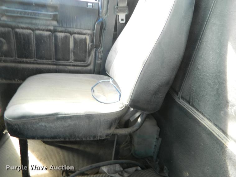 image for item K2694 1996 Freightliner FLD112 semi truck