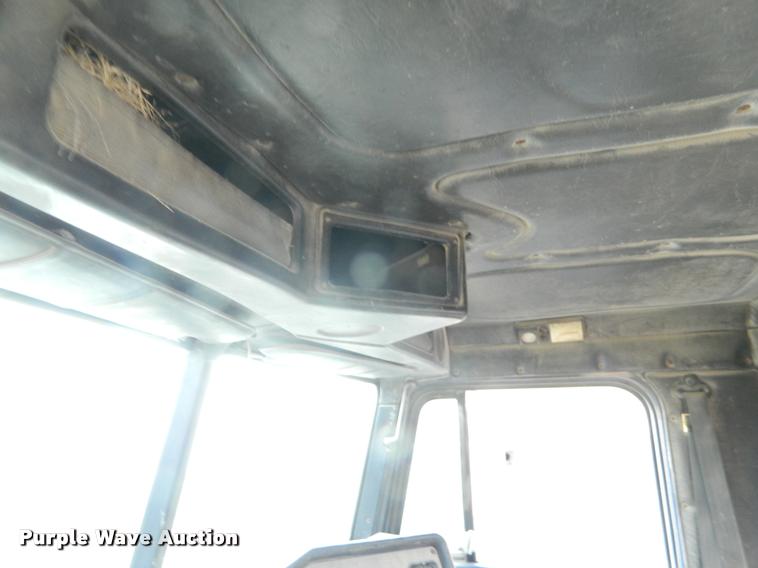 image for item K2694 1996 Freightliner FLD112 semi truck