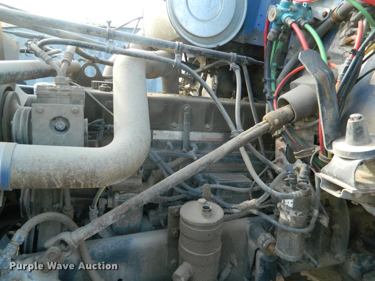 image for item K2694 1996 Freightliner FLD112 semi truck