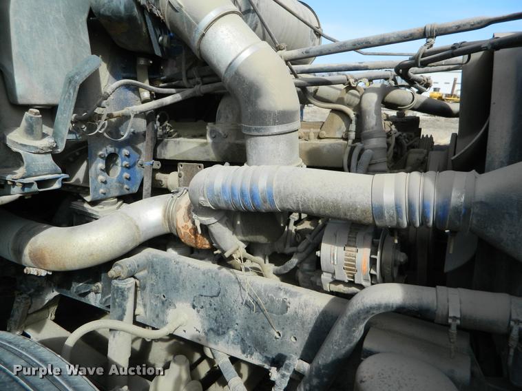 image for item K2694 1996 Freightliner FLD112 semi truck