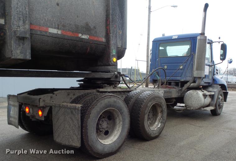 image for item K7697 2004 Mack CX613 semi truck