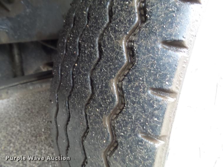 image for item K7697 2004 Mack CX613 semi truck