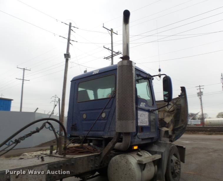 image for item K7697 2004 Mack CX613 semi truck