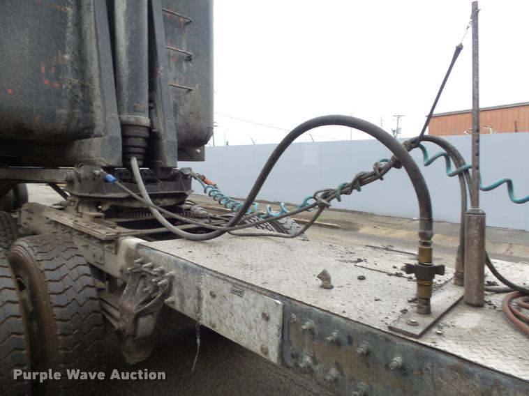 image for item K7697 2004 Mack CX613 semi truck