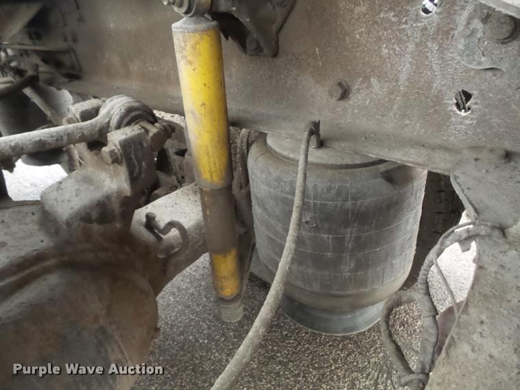 image for item K7697 2004 Mack CX613 semi truck