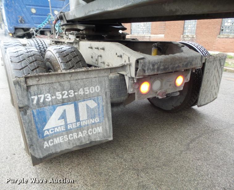 image for item K7697 2004 Mack CX613 semi truck