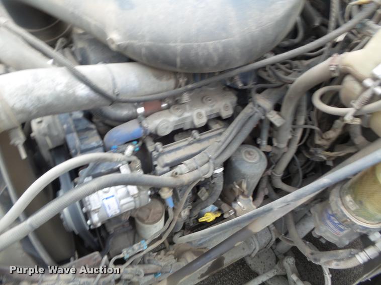 image for item K7697 2004 Mack CX613 semi truck