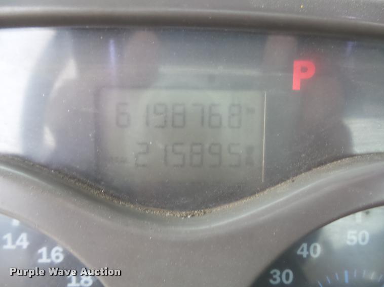 image for item K7697 2004 Mack CX613 semi truck