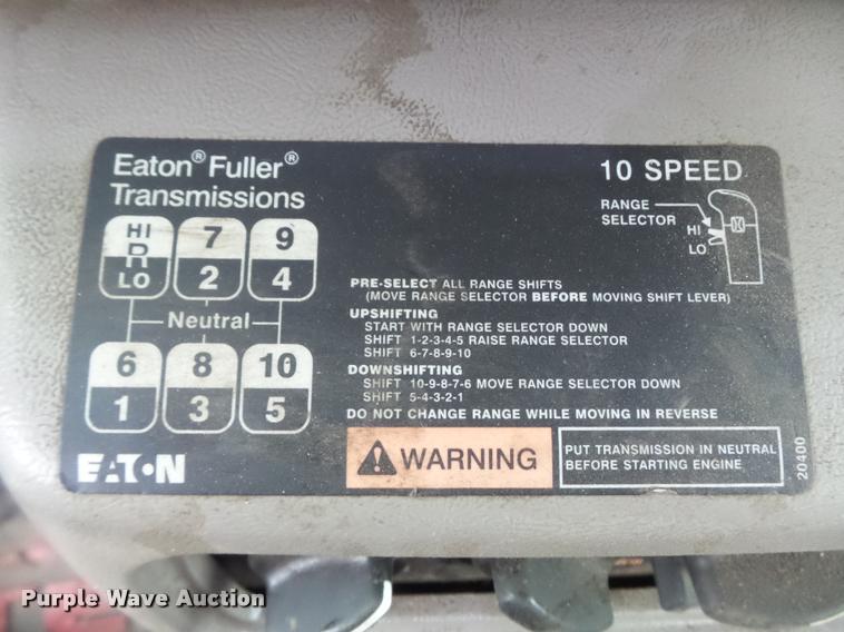 image for item K7697 2004 Mack CX613 semi truck