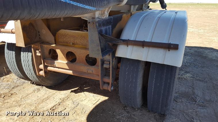 image for item L1600 1980 Fruehauf TAP-F2-W8000 tank trailer