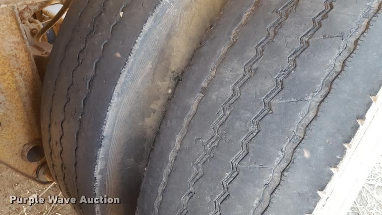 image for item L1600 1980 Fruehauf TAP-F2-W8000 tank trailer