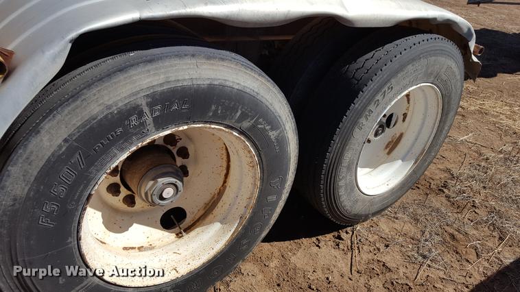 image for item L1600 1980 Fruehauf TAP-F2-W8000 tank trailer