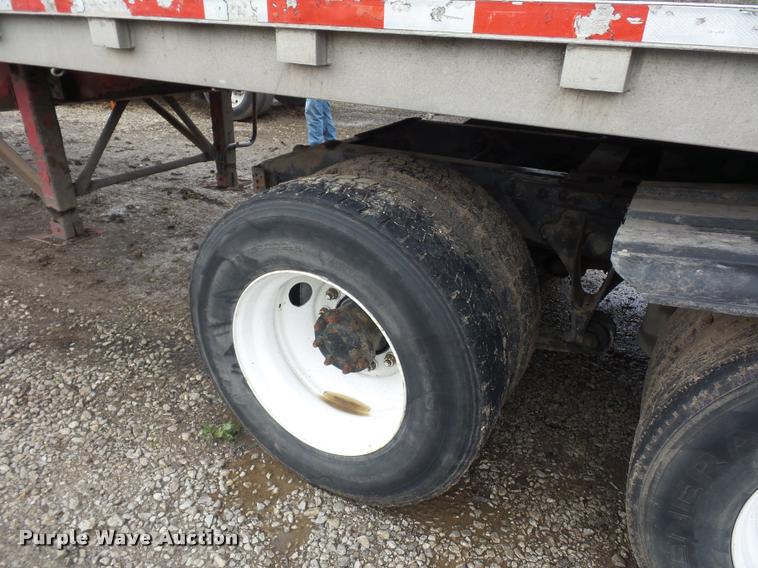 image for item L4654 2005 International 9200i semi truck