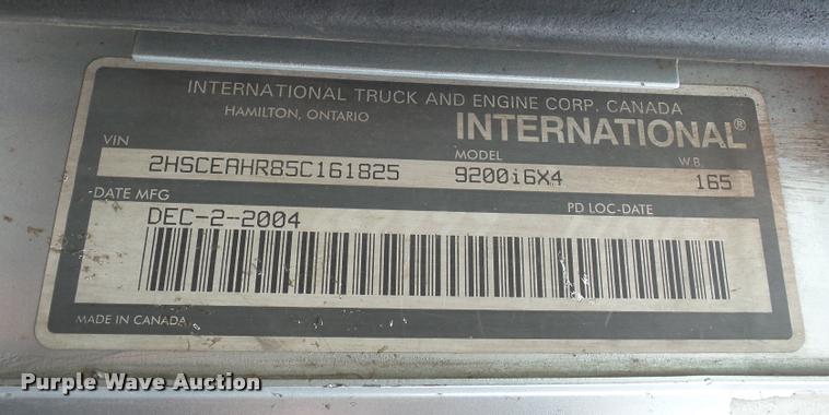 image for item L4654 2005 International 9200i semi truck