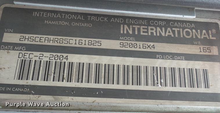 image for item L4654 2005 International 9200i semi truck