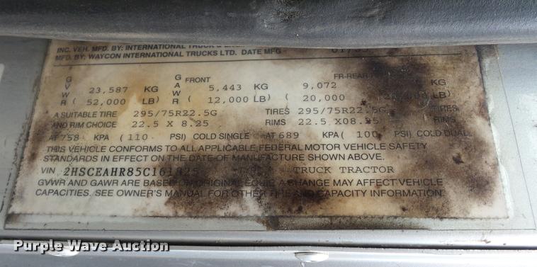 image for item L4654 2005 International 9200i semi truck