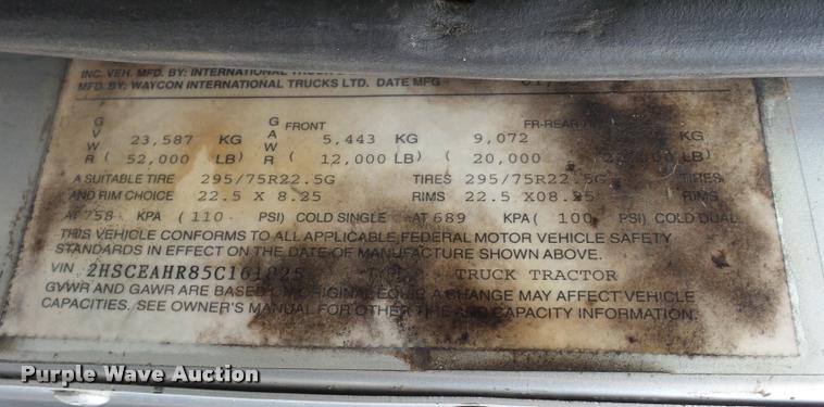 image for item L4654 2005 International 9200i semi truck