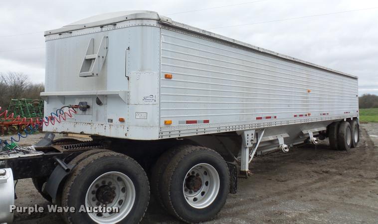 image for item L4660 1987 Timpte double hopper grain trailer