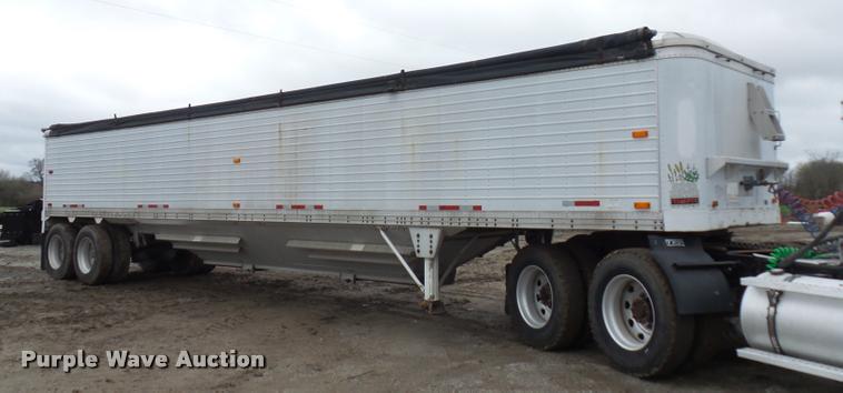 image for item L4660 1987 Timpte double hopper grain trailer