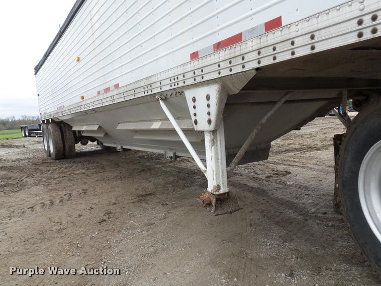 image for item L4660 1987 Timpte double hopper grain trailer