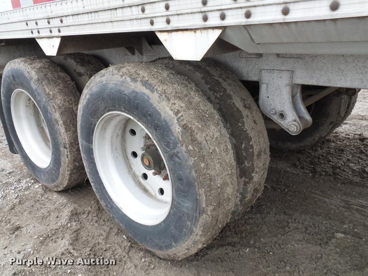 image for item L4660 1987 Timpte double hopper grain trailer