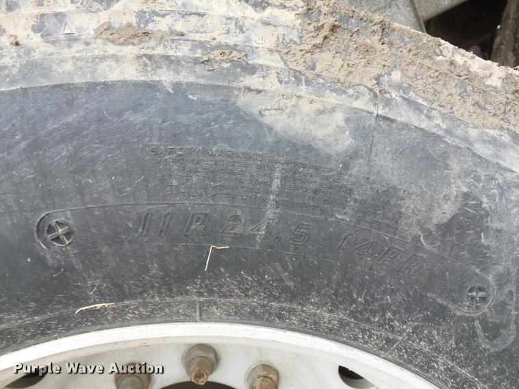 image for item L4660 1987 Timpte double hopper grain trailer