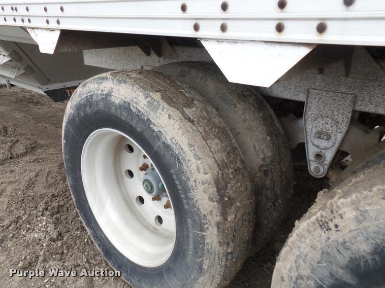image for item L4660 1987 Timpte double hopper grain trailer