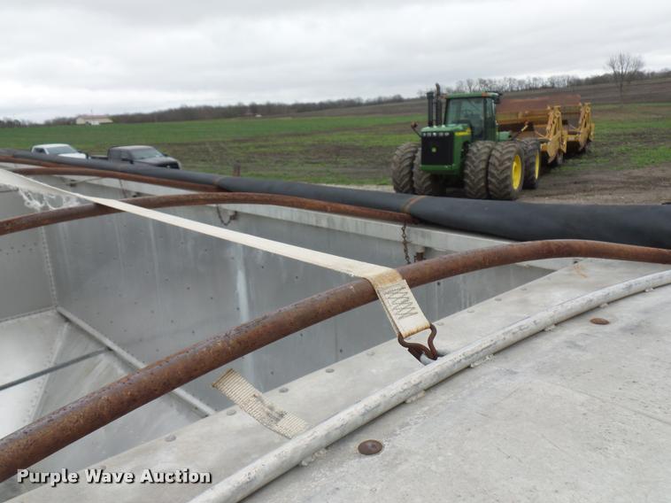 image for item L4660 1987 Timpte double hopper grain trailer