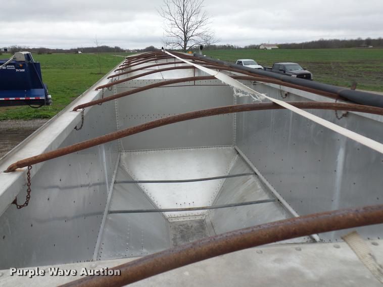 image for item L4660 1987 Timpte double hopper grain trailer