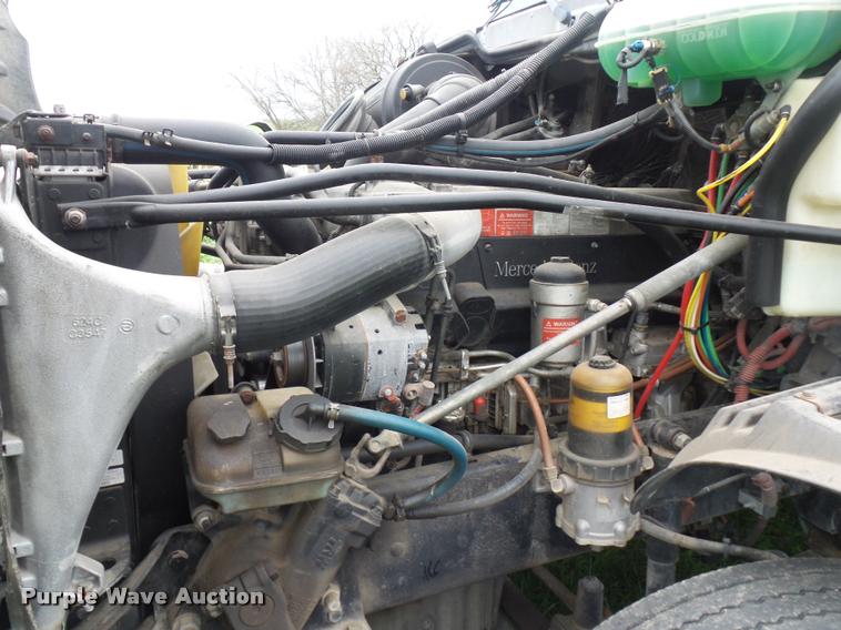 image for item L4662 2006 Freightliner Columbia semi truck