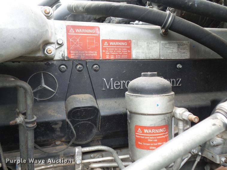 image for item L4662 2006 Freightliner Columbia semi truck