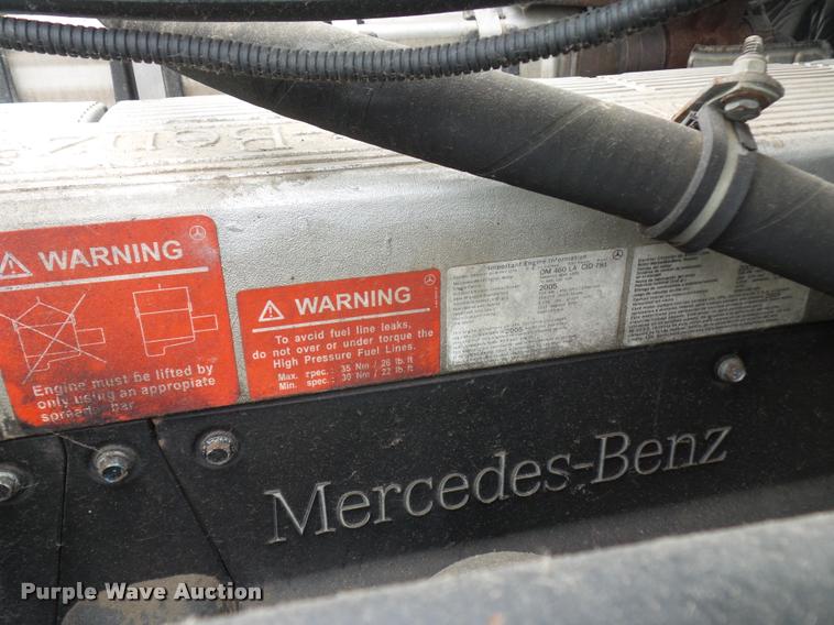 image for item L4662 2006 Freightliner Columbia semi truck