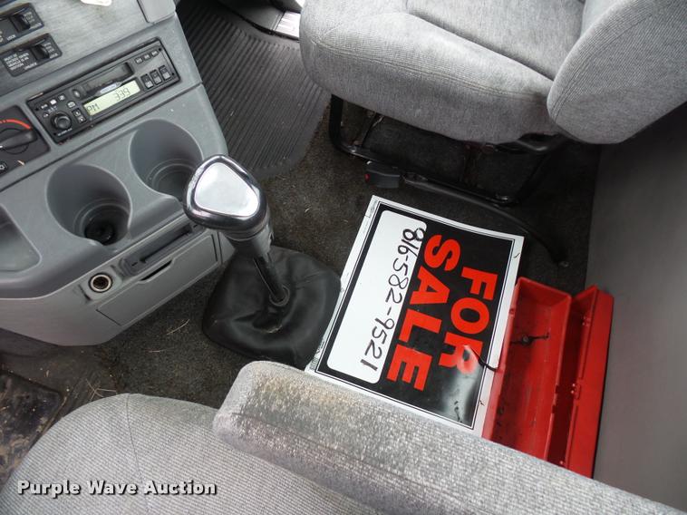 image for item L4662 2006 Freightliner Columbia semi truck