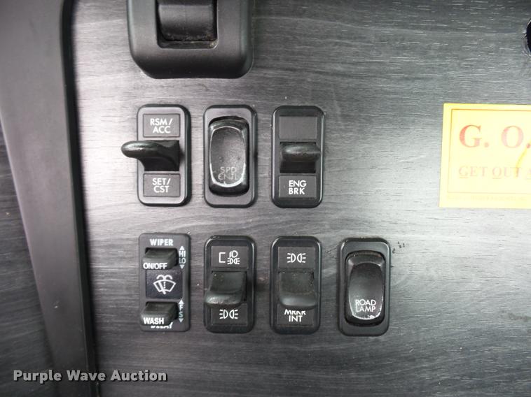 image for item L4662 2006 Freightliner Columbia semi truck