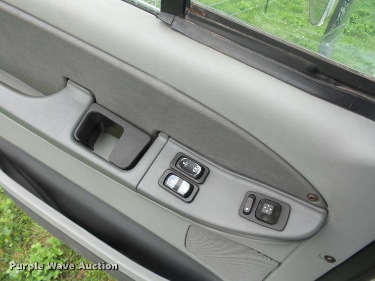 image for item L4662 2006 Freightliner Columbia semi truck