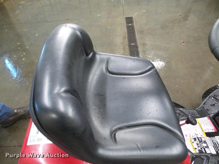 image for item DA1797 2014 Craftsman R1000 lawn mower