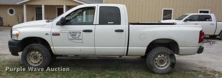 image for item AG9005 2008 Dodge Ram 2500 Quad Cab pickup truck