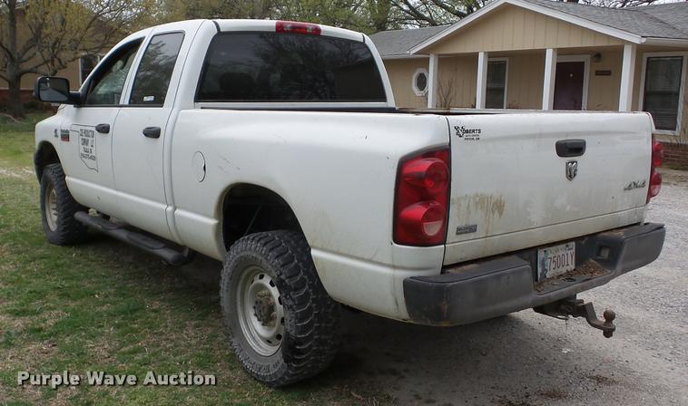 image for item AG9005 2008 Dodge Ram 2500 Quad Cab pickup truck