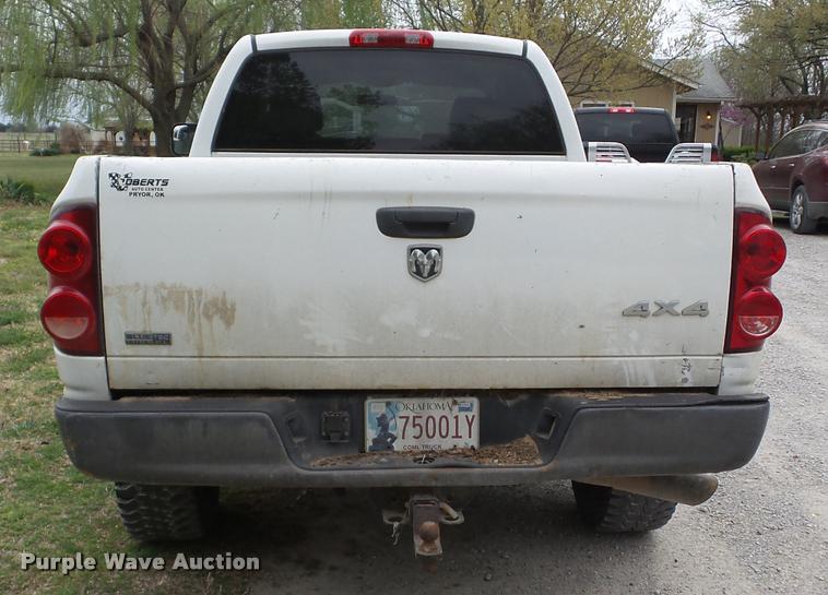 image for item AG9005 2008 Dodge Ram 2500 Quad Cab pickup truck