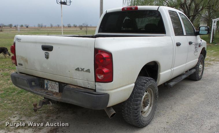 image for item AG9005 2008 Dodge Ram 2500 Quad Cab pickup truck