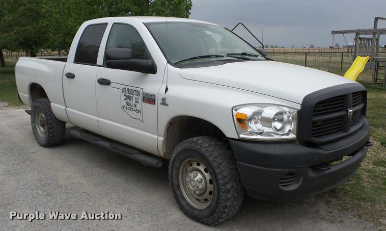 image for item AG9005 2008 Dodge Ram 2500 Quad Cab pickup truck