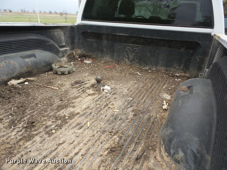 image for item AG9005 2008 Dodge Ram 2500 Quad Cab pickup truck