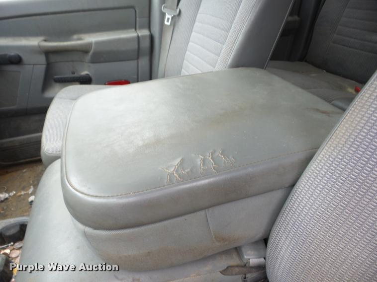 image for item AG9005 2008 Dodge Ram 2500 Quad Cab pickup truck